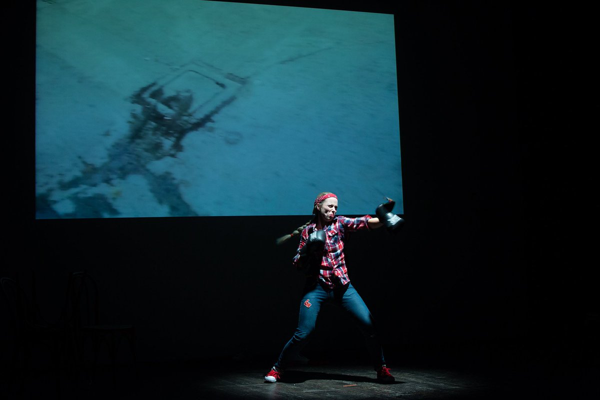 GarofoliNexus's tweet image. Stasera alle 18.00 a @CommuniaRoma per parlare di periferie, mutualismo e scuola con le incursioni teatrali della nostra eroina Licia, 🥊 pugilatrice #rom col superpotere dell'invisibilità! 💢 👀 | #Rautalampi #OfficineCiviche #Kissmelicia