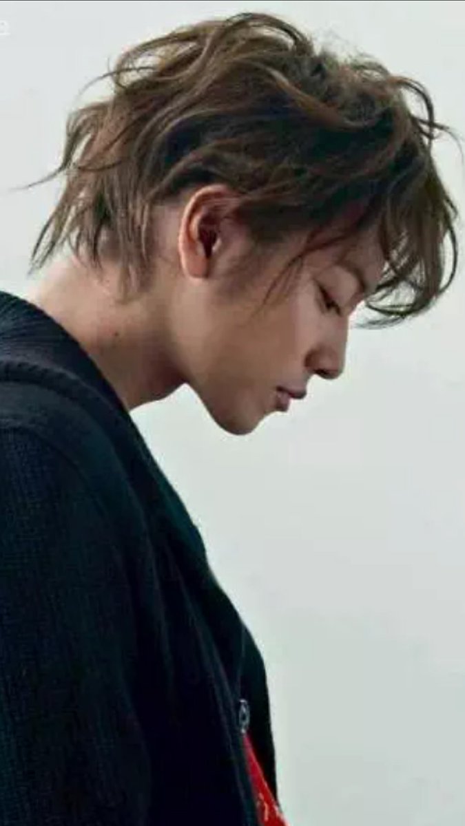 みた プロフィール読んで V Twitter ヘアカットの日 佐藤健 ザッと見ただけで本当に色んな髪型されてて何なら一人ヘアカタログできますね いつ出版ですかアミューズさん