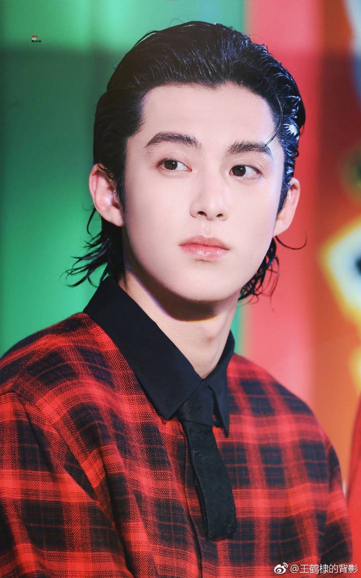 💫 Dylan Wang Updates 💫 on X: his hair style ahhhh #DylanWang  #王鹤棣#WangHedi  / X