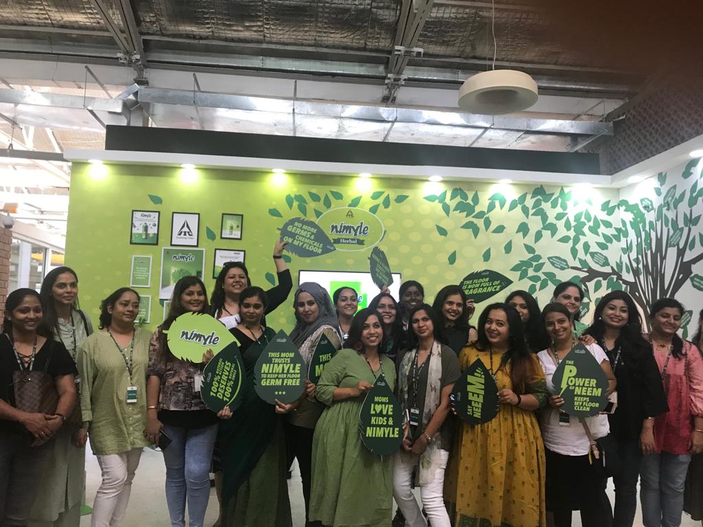 NamrataSadhvani's tweet photo. And it's a wrap on the #bloggermeet by @NimyleOfficial - so much fun and learning. Thank you the House of ITC for an interesting morning learning about the 100% natural action floor cleaner that we're all going to start using ASAP!
@mymomspresso #SwitchToNimyle #PowerOfNeem https://t.co/hhjuiuRc2M
