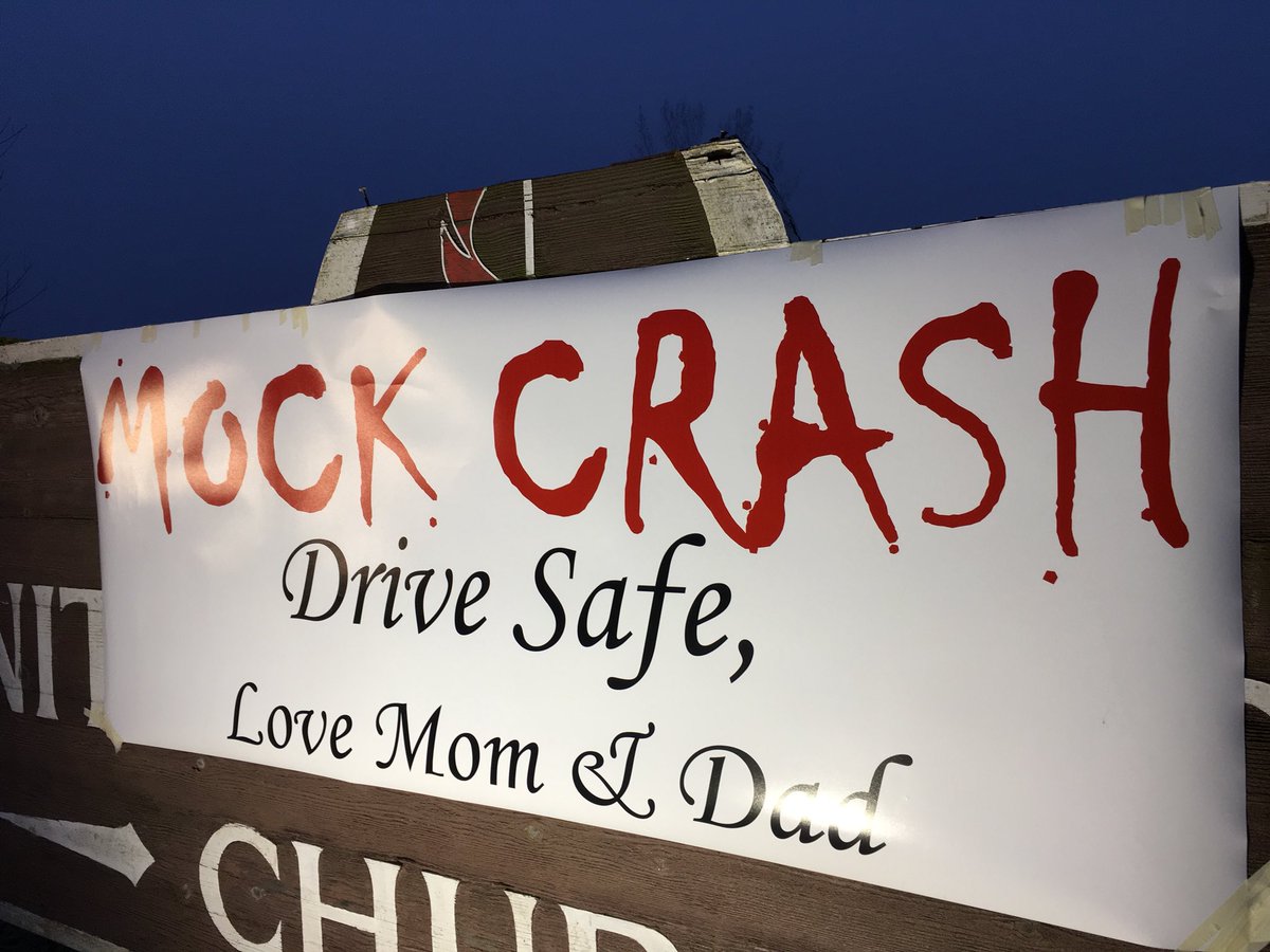 RaeDanielTV's tweet image. At @RayPec HS, a mock crash scenario is set up where students will get an in depth look at how serious destructive decisions while driving can be - this is put in by the HS’ @SADDnation chapter