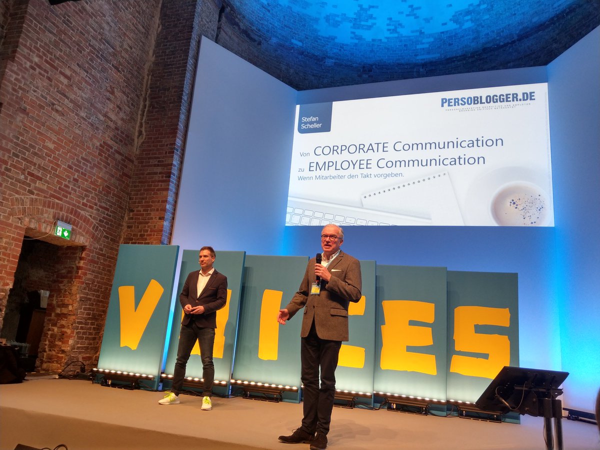 AnjaLuethy's tweet photo. Und jetzt der @Persoblogger  auf der #VCS19 https://t.co/rU9Ki4HKIM
