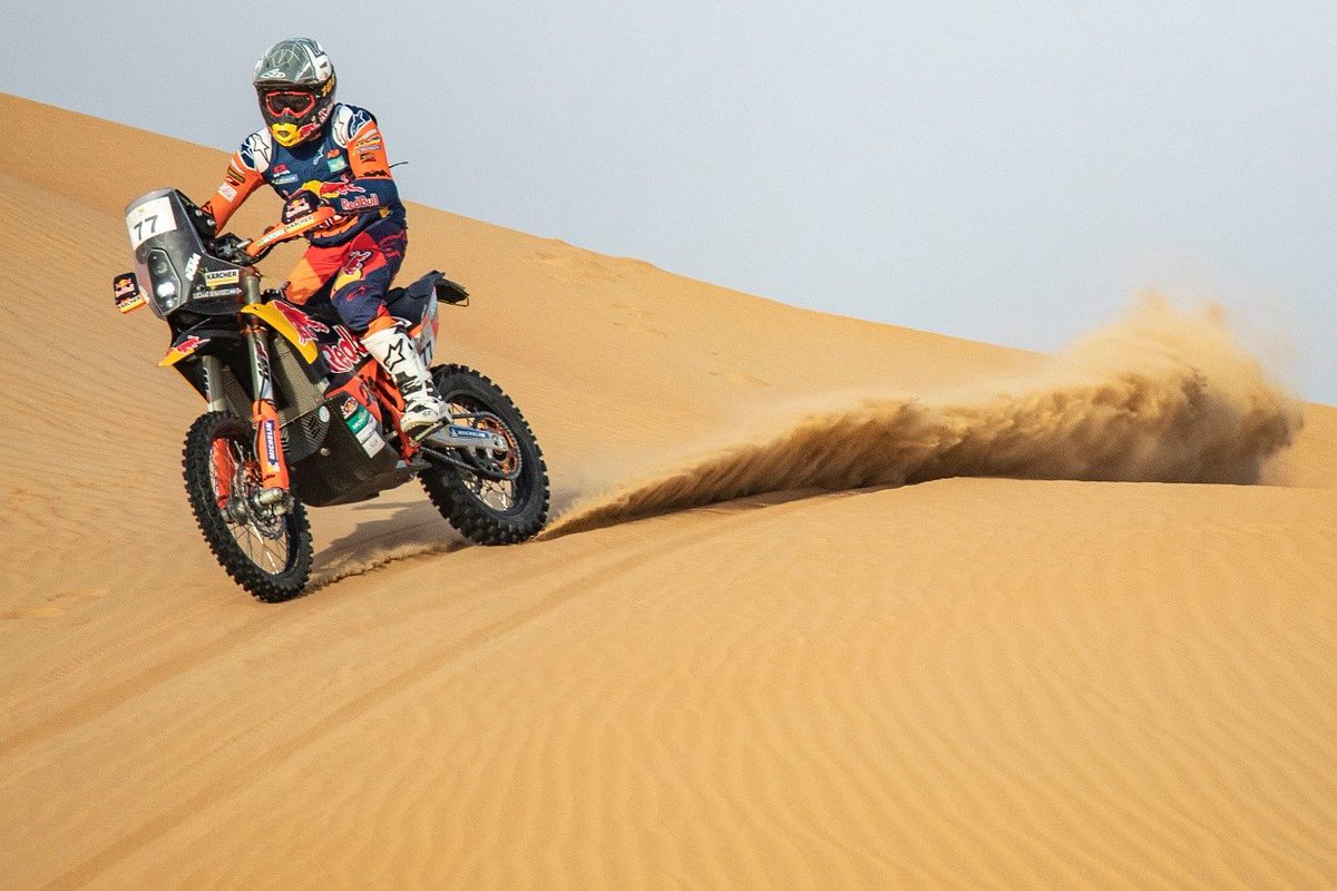 Congratulations, second in moto, Luciano Benavides 
#abudhabidesertchallenge
<a href="/LBenavides77/">Luciano Benavides</a>
<a href="/atcuae/">ace</a> @nissanmiddleeast
#speed #desert #rallycross <a href="/fia/">FIA</a> @fimlive