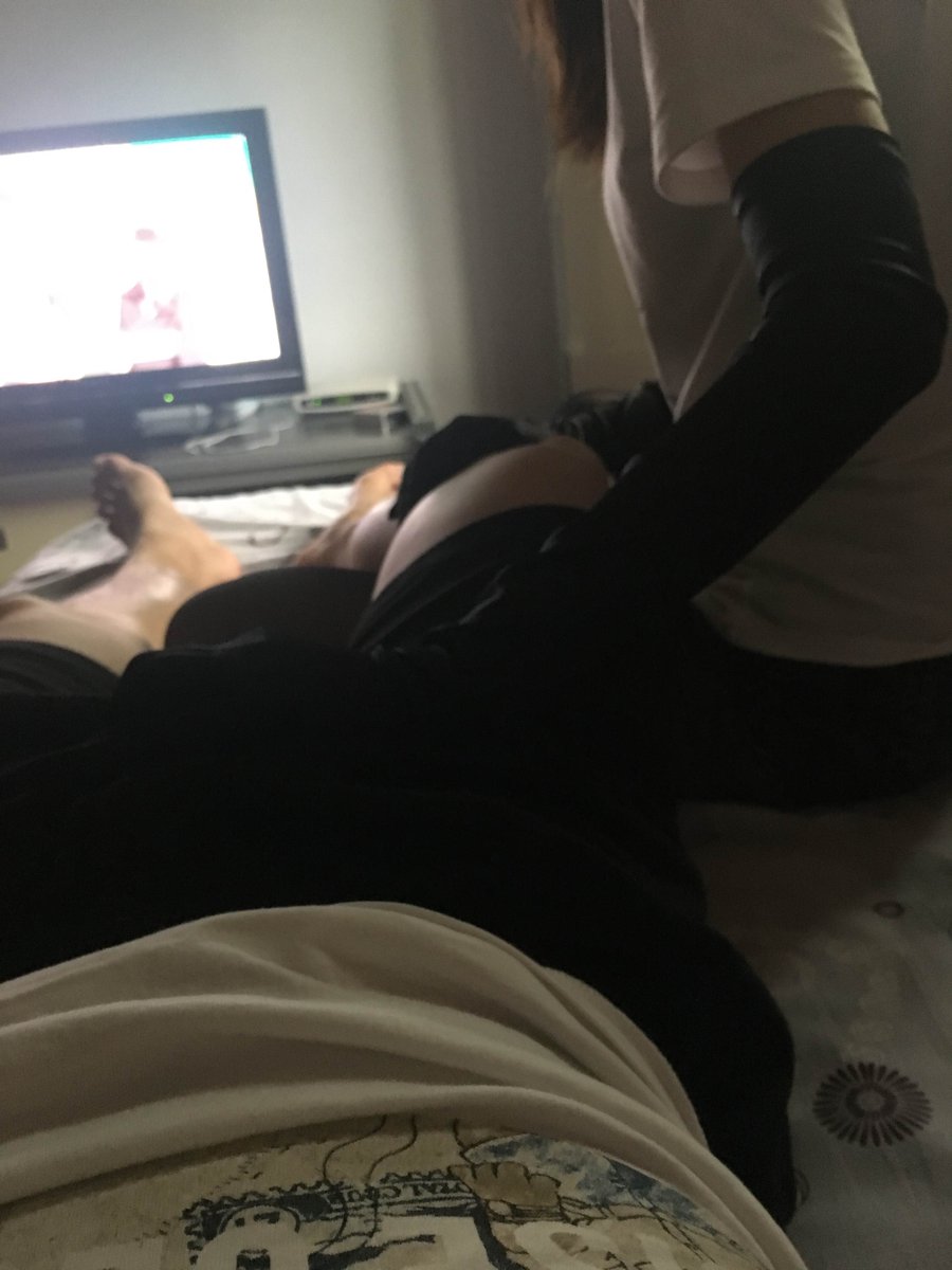 wjb136520's tweet photo. #サテングローブ #satinglove #glovefetish 😛 https://t.co/OuiBIy7ROT