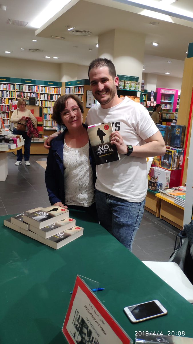 flori_18_3's tweet photo. Colaborando con los escritores alicantinos. #lamillorterretadelmón
@BlasRuizGrau @luciapediatra @casadellibro 
#LecturaRecomendada 
#leeresvivir
#FelizFinde https://t.co/BGyk0Rsgcf