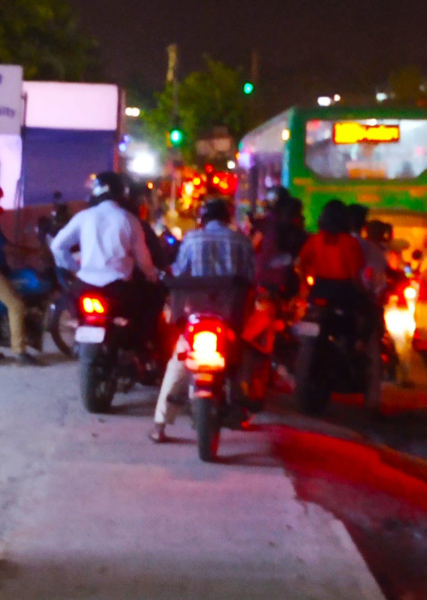 BuzzDeeps's tweet photo. Worst #FootPathDriving from BPL to Arekere Gate. It is happening throughout the day till 10 PM. There are incidents of two wheelers hitting pedestrians. Immediate action needed @blrcitytraffic @hulimavutrfps @btppubliceye @AddlCPTraffic @BBMPCOMM @3rdEyeDude https://t.co/EsYOiKnp2m