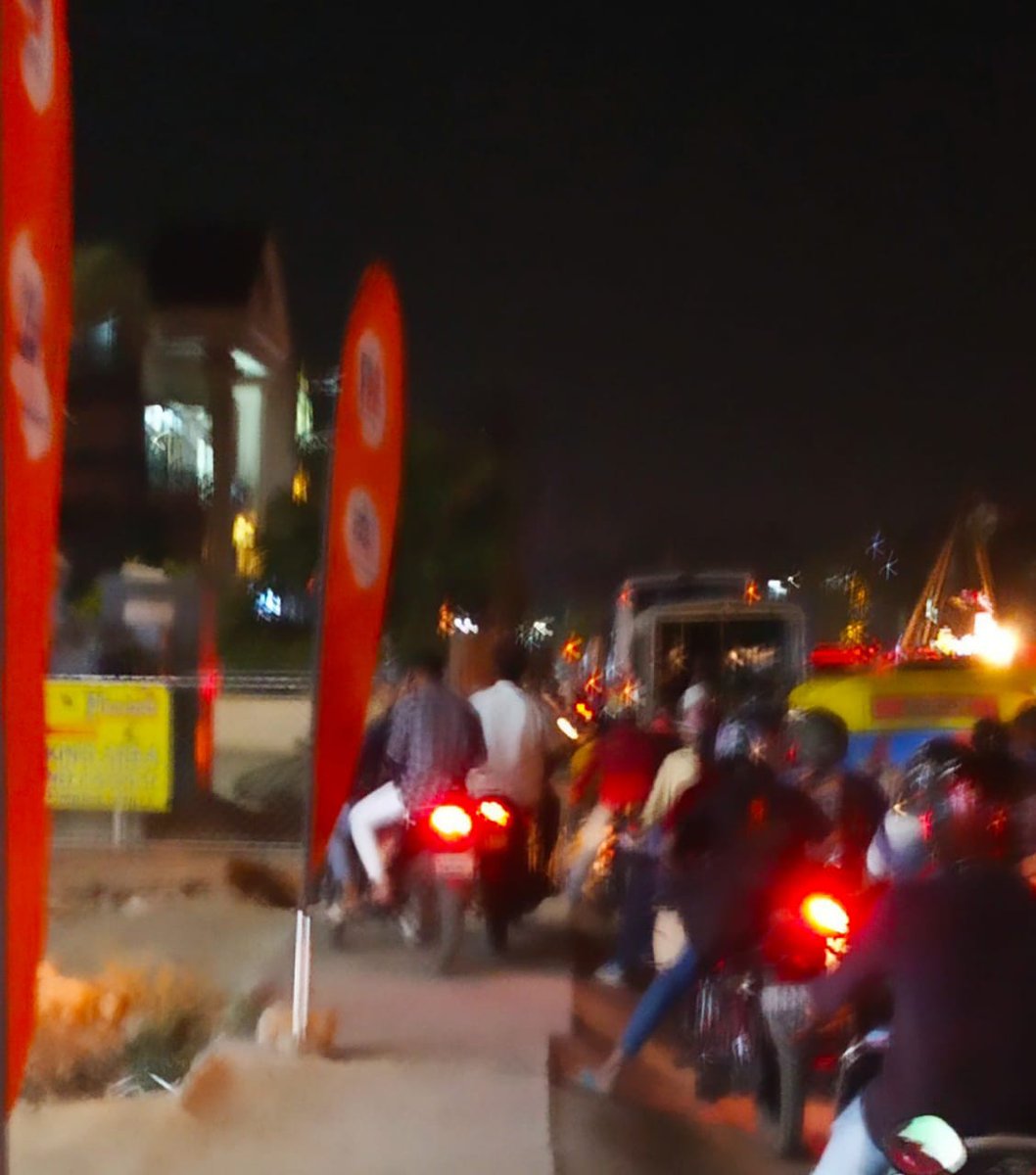 BuzzDeeps's tweet photo. Worst #FootPathDriving from BPL to Arekere Gate. It is happening throughout the day till 10 PM. There are incidents of two wheelers hitting pedestrians. Immediate action needed @blrcitytraffic @hulimavutrfps @btppubliceye @AddlCPTraffic @BBMPCOMM @3rdEyeDude https://t.co/EsYOiKnp2m