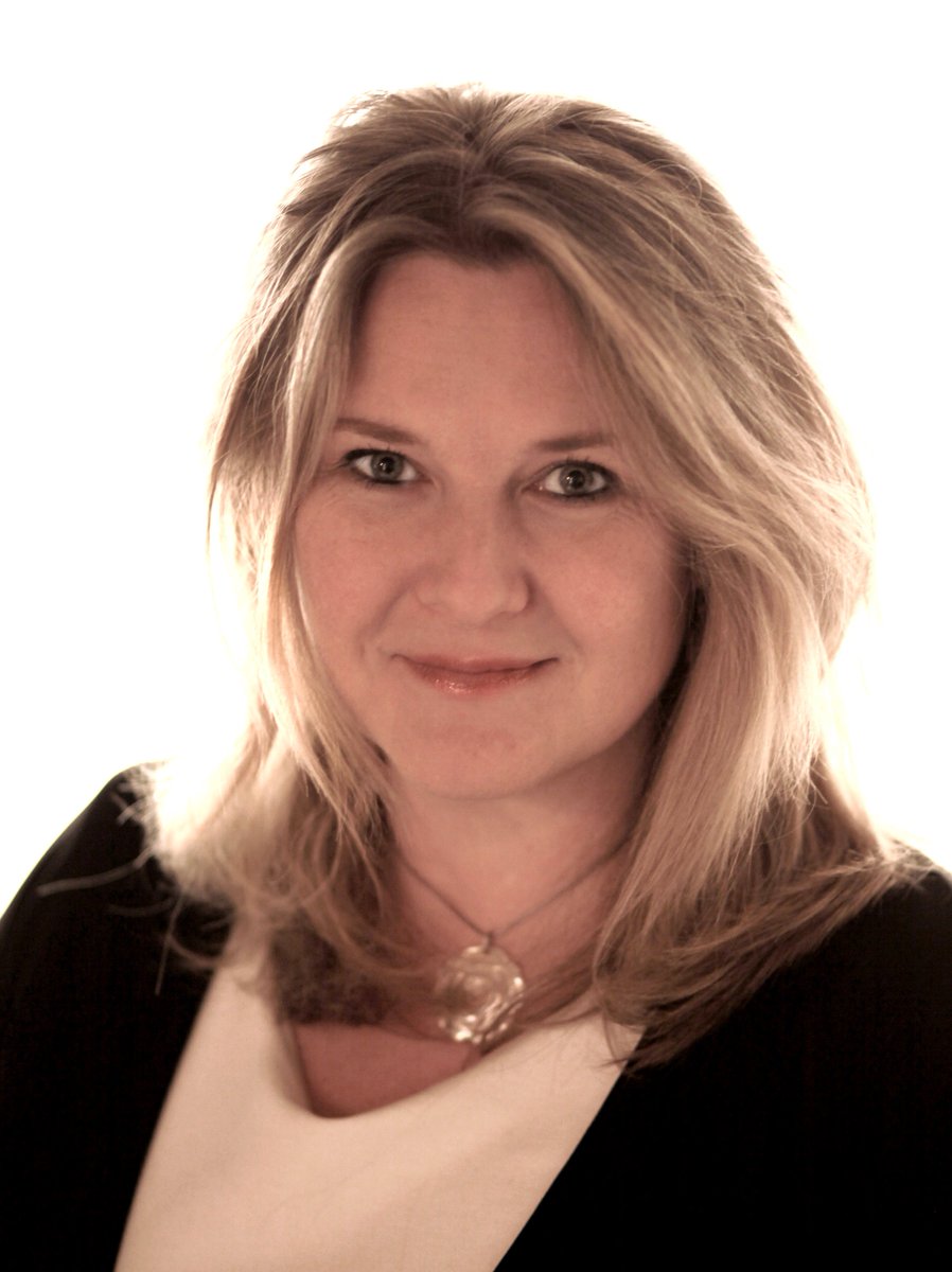 Dit is <a href="/liekelamb/">Lieke Lamb 🎤🎥🌍</a> ; Lieke is één van de meest gevraagde Trendwatchers van Nederland. Deze #powervrouw gaat 23-4 vertellen wat de trouwtrends zijn de komende jaren! Super interessant!
#netwerken #netwerkevenement #trouwbranche #trouwtrends #kennisdelen 
weddingsandbusiness.nl/evenement/netw…