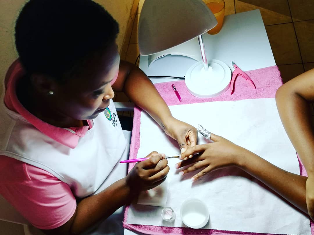 BnbGemstone's tweet photo. It could be you this weekend deep in #Limpopo  at @BnbGemstone 📍, relaxing through our ozone bath, receiving the best massage, and pampering yourself.
#LimpopoIsAcountry #Limpopo #Polokwane #Gemstonespa #GemstoneBandB #FirstTimeBaeVisits101 #FridayFeeling #FamousFreshFridays https://t.co/d9igeG1LPD