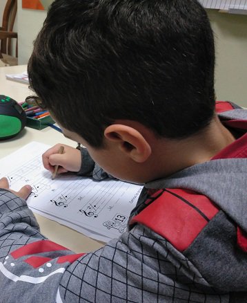 AteneoMusicDanz's tweet image. Poco a poco avanzando, cada #día un poco más. Y después de #clase de #Preparatorio #musical... ¡nos vamos a clase de #piano!