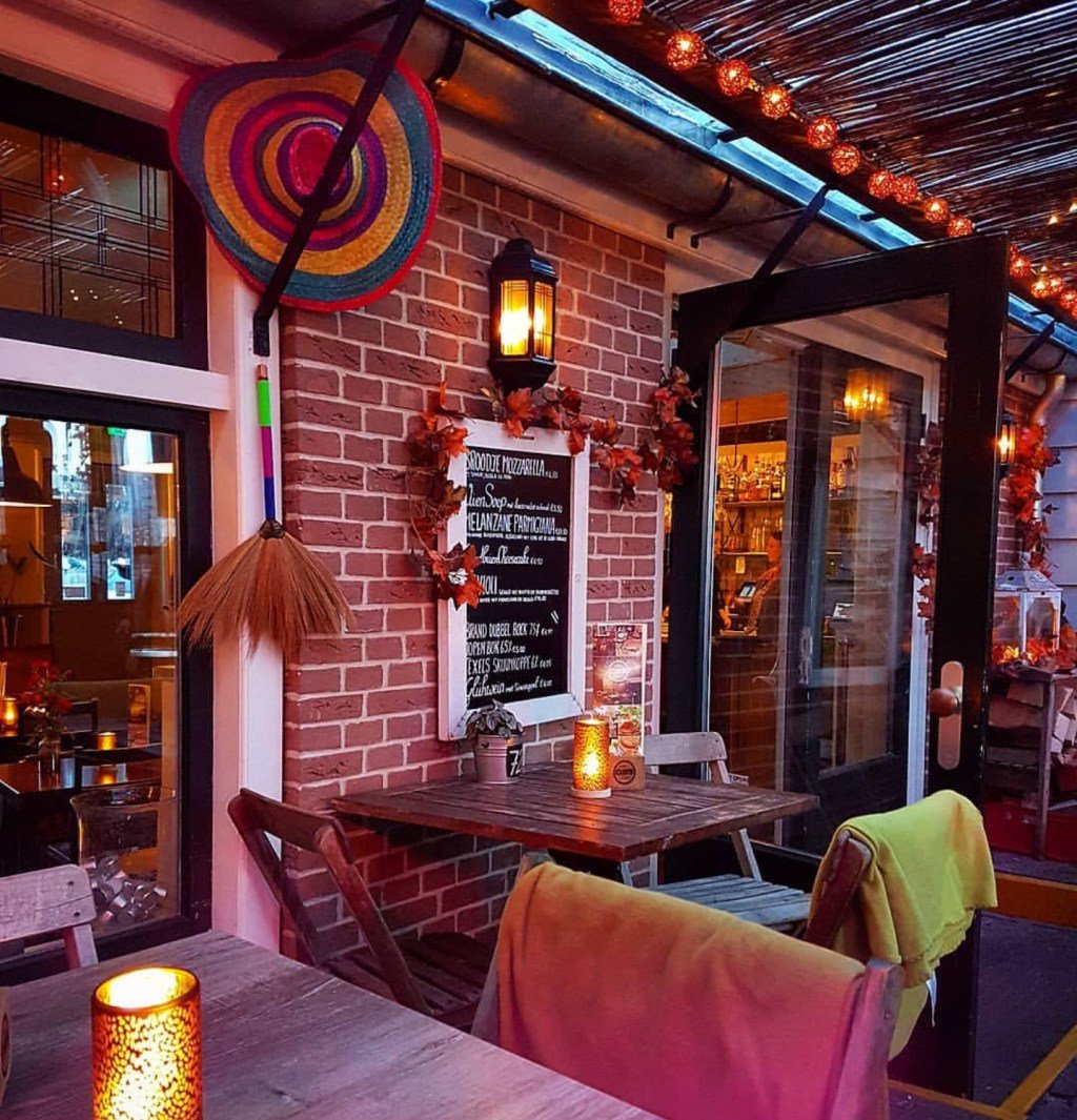 Overhoeks1031's tweet photo. Wijkborrel 14 april in Café Ons https://t.co/pmdCrbCB5v https://t.co/0yIMRfNbAr