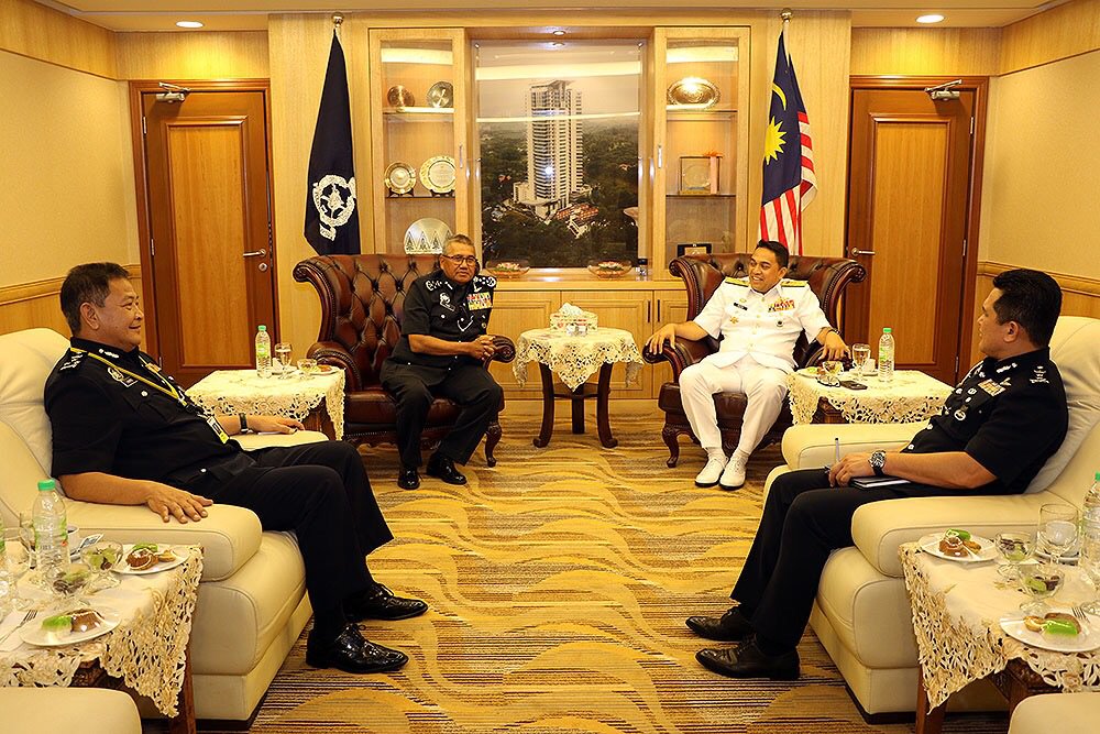 Terima kasih Panglima <a href="/tldm_rasmi/">Royal Malaysian Navy</a>, Laksamana Datuk Mohd Reza Mohd Sany yang sudi hadir mengunjungi kami di Bukit Aman <a href="/PDRMsia/">Polis Diraja M'sia</a>, pagi tadi.