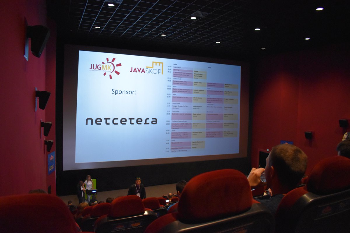 LifeAtNetcetera's tweet image. Минатиот викенд бевме дел од #JavaSkop '19. Нашите колеги @alexhris, @hsilomedus и @totetoMKD беа дел од говорниците и го споделија своето долгогодишно искуство со присутните. Воедно, на нашиот штанд посетителите можеа да се запознаат од прва рака со проектите на нашиот тим.