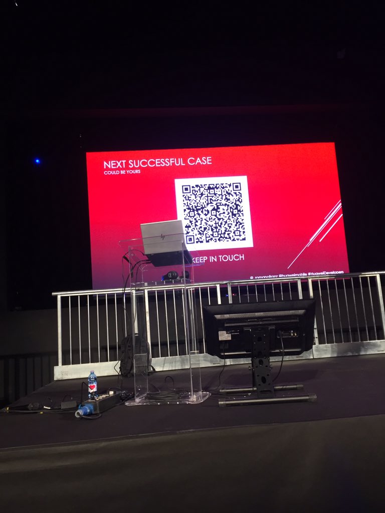 panay_georgiou's tweet image. Great presentation 👍 @_romanofranz  really inspiring it seems that @HuaweiMobile raised the expectations bar yet again! Great job with HiAi 👌🏻 @Droidconit @Huawei #android4everyone and the hiai journey for any @AndroidDev start from this picture! @Droidconit #droidconIT
