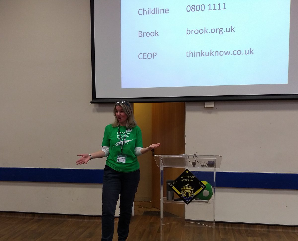 FpsJulie's tweet photo. One of my favourite events of the year - Yr10 cross curricular day @CastlefordAcad talking about '10 Things I Wish I'd Known About Sex And Relationships'. Recently updated thanks to training from @briggsy_mbr (always pee after sex). Students were great and thanks to Ms Page ⭐ https://t.co/Wf2ky7xox7