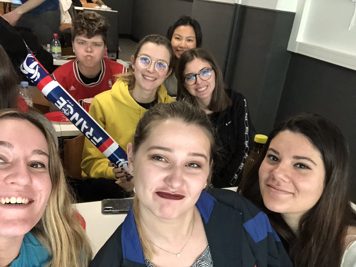 DigitalPlastic_'s tweet photo. On fait peter la photo de groupe de @DigitalPlastic_ pour tenter de remporter le jeu de @DDduStade  😁🙏🏻🙏🏻🙏🏻 PLEASE !

@VincentMontet @ArnaultChatel @MBADMB @efarming_ @EFAP_ https://t.co/HEDiiJk218