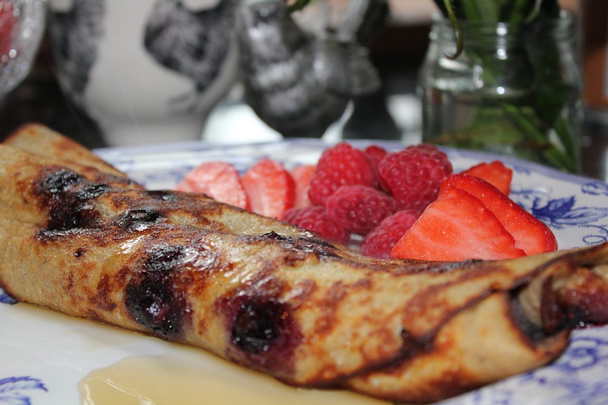 Gluten free banana pancakes with blueberries buff.ly/2KhVhJd Start your morning the healthy way this weekend with these yummy Gluten Free Banana &amp; Blueberry Pancakes #pancakes #glutenfree #HealthyFood #PancakeDay #healthy #recipes #breakfast #healthfood #Health