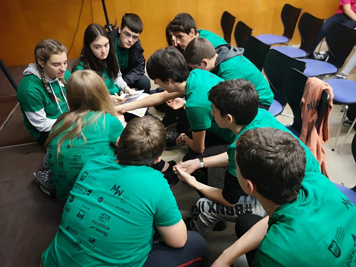 Hasi da #GarapenIraunkorrerakoHelburuak lantzeko #FeelMyWay #Donostia-n egingo duen #ginkana erraldoia.
#Egia Kultur etxean @MatiaFundazioa eta @DSSLagunkoia-k proposatu dugun erronka #BelaunaldienArtekoAliantzak
#ZukZeuEguna
@MondragonTA #Leinn