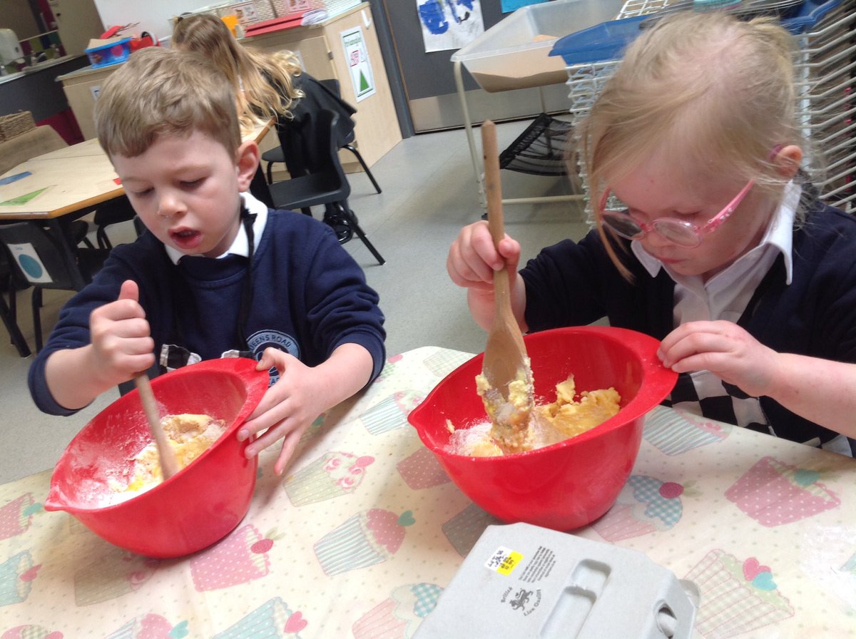 QRA_2026Y5's tweet photo. Bake day! We are busy mixing our ingredients. Guess what we are going to make? #eyfsbaking #toomanyskillstolist #welovebakeday https://t.co/GRib2abR1q