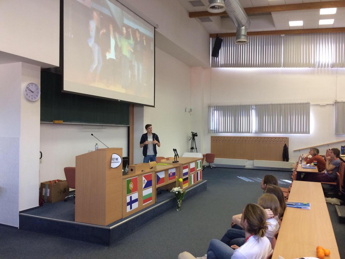jowi12's tweet photo. Physiocouch Event 2019 Olomouc 🇨🇿 started😃
The opening lecture “out of  comfort zone” @MeesWijchen 
inspires to be open, curious, take a chance and discover magic✨ #physiocouch #physiocouchevent2019Olomouc  #physiotherapy #physiotherapyeducation @HANnl @PhysioCouch @UPOlomouc https://t.co/IgDjuUq0XM