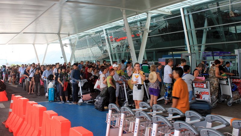 AbsoluteGroup's tweet image. AoT forecasts 16.2% year-on-year increase in Phuket tourist arrivals over Songkran bit.ly/2G1VaP0 #phuket #SONGKRAN2019