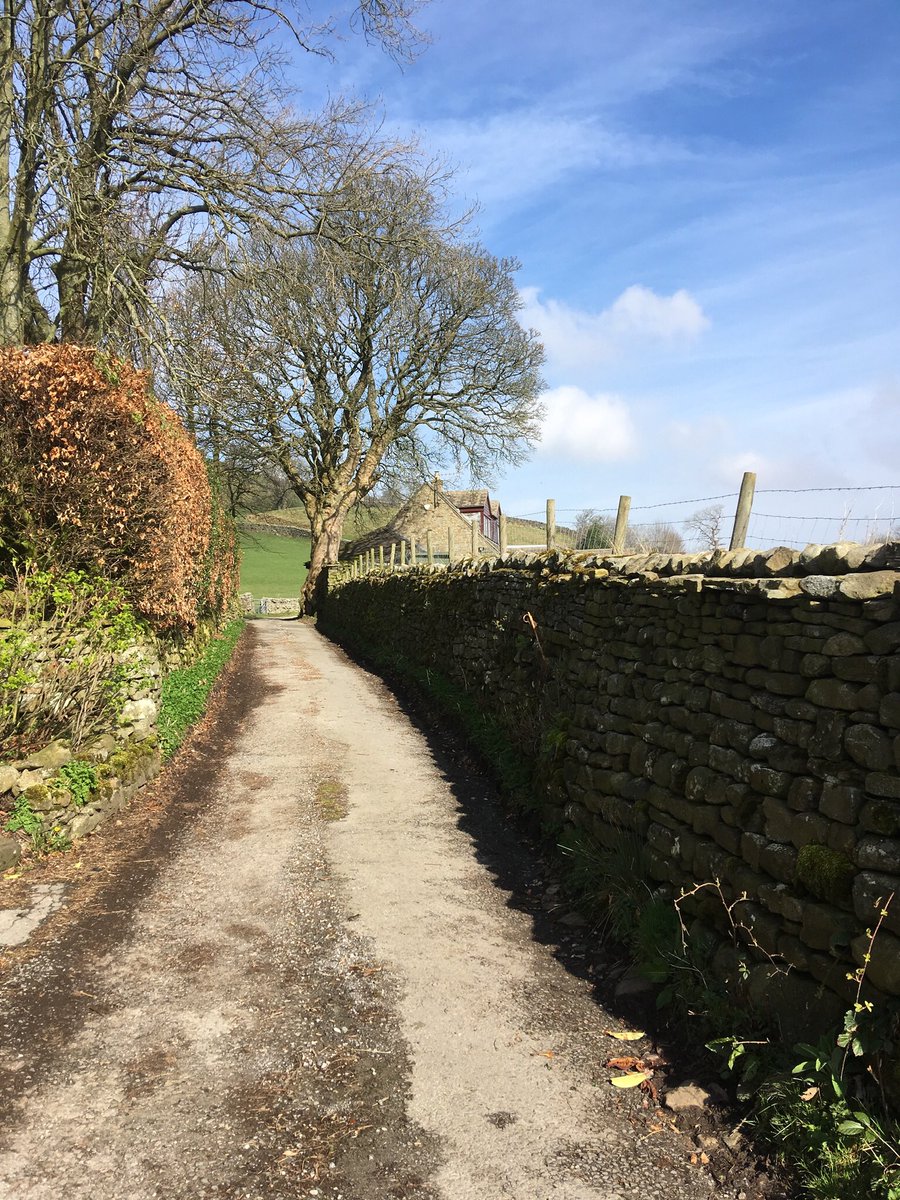 Keldlodge's tweet photo. Oh, to be in Swaledale now that a Spring is here !! https://t.co/I7S1jE9dsx