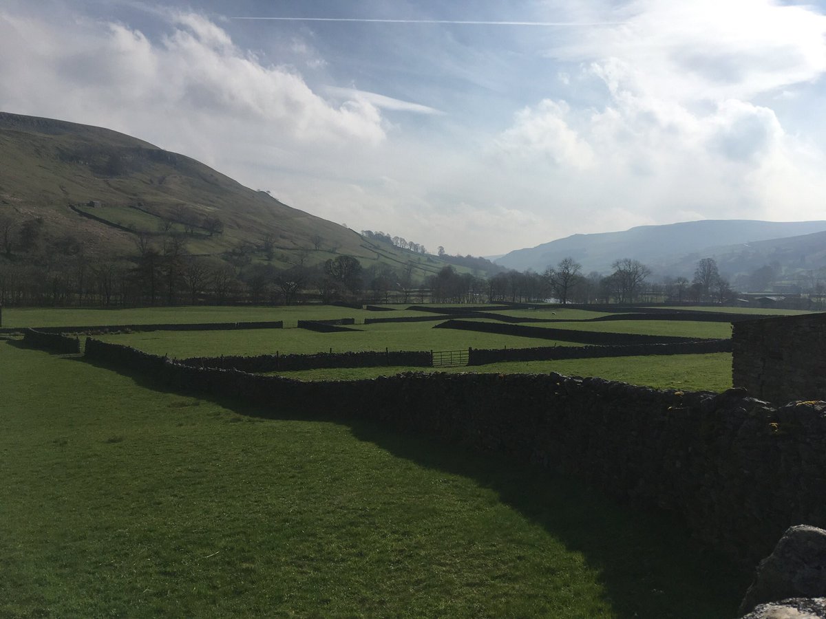 Keldlodge's tweet photo. Oh, to be in Swaledale now that a Spring is here !! https://t.co/I7S1jE9dsx
