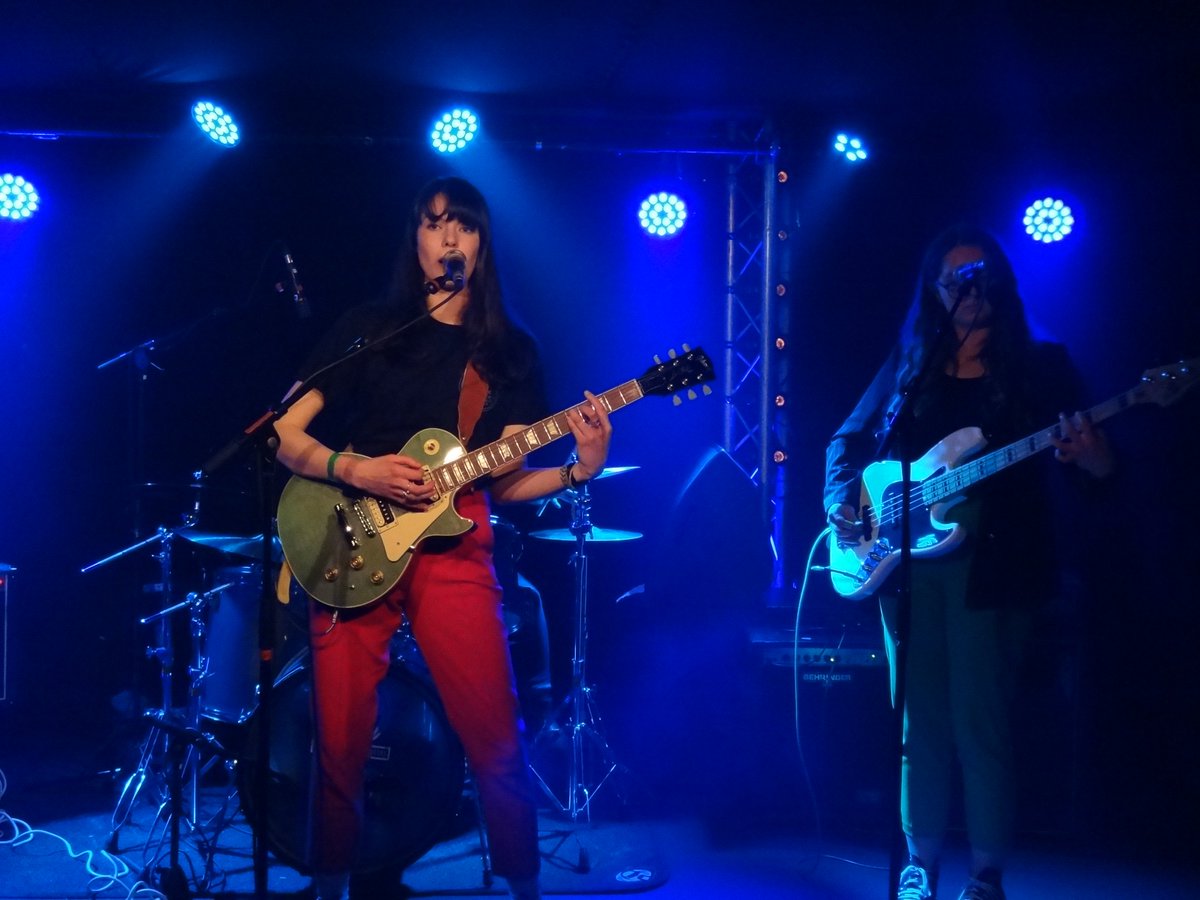 ClydeBorn's tweet photo. Fantabulous musical evening at the Railway Inn, Winchester, last night. Old &amp; new songs from @chaWkband sounded ace. There was even, er, romantic dancing in the audience at one point (sorry, no pics of that). Haha! 
Check out the band's music for yourself:
https://t.co/XNy7oZX2Lp https://t.co/eNT0TfYCFH