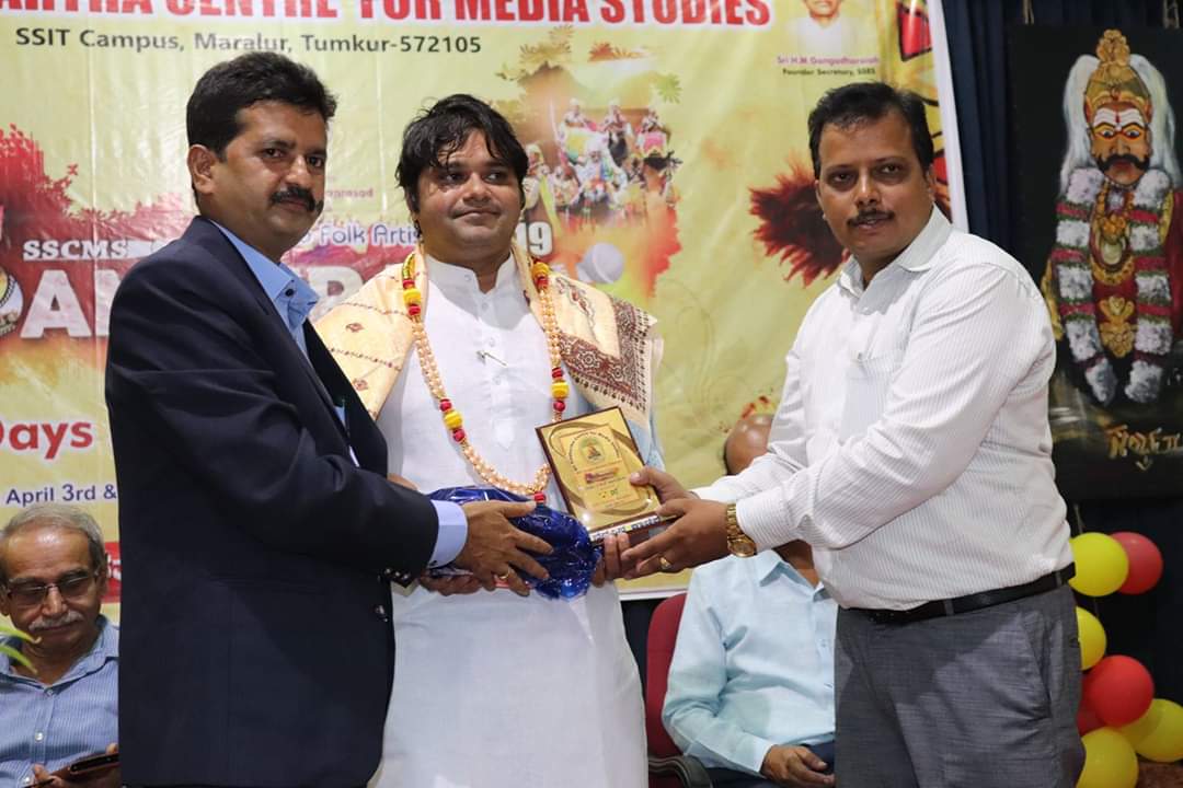 santa_nitk's tweet image. Thank you for the honor and love 🙏😊 at Sambhrama 2019, Tumakuru 
Fostering the #loveforbuilding and tinker @QtSTEAMedu

Thank you @qtpirobotics for the support 🙏

#qtpirobotics #QtSTEAM #STEAMeducation