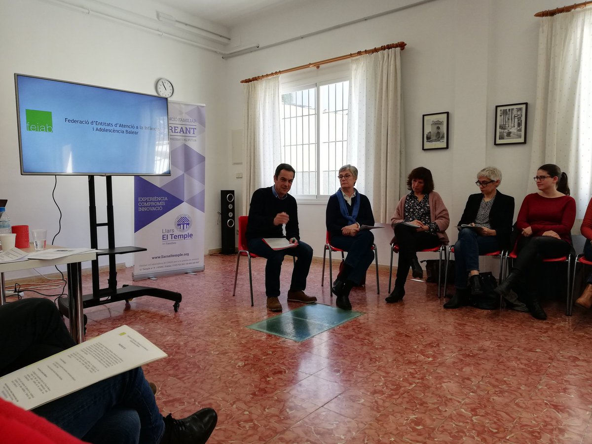 catalina_trobat's tweet photo. Compartim espais de propostes pel disseny de polítiques de protecció de la infància amb tots els partits polítics. Bona iniciativa FEIAB. @MPuigserver @CaterinaMas3 #FEIAB https://t.co/2LXmqaD6sO