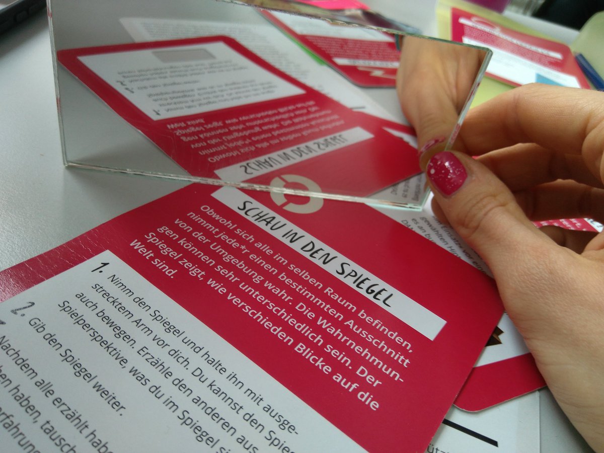 _lamatin's tweet photo. @durchblickkunst Kleiner Einblick ins Toolkit:
unser Gruppenüberthema 'Schutz'.
>> Monster bauen und in den Spiegel schauen.
Kleine Handlungsanregungen mit großer Wirkung!

#kulturvermitteln https://t.co/lE4gHGckiW