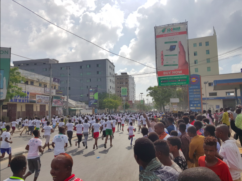#Mogadishu mini marathon, a clear sign of resilience: #SomaliYouth come out in large numbers to take part in the #MogadishuMiniMarathon2019 as a show of resilience after an explosion rocked the city in the eve of the event set to mark the #InternationalSportsDay