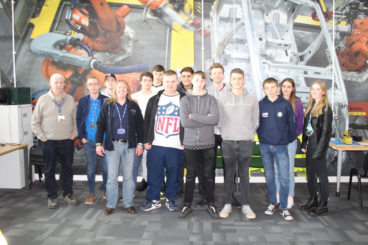 JLR_EBPC's tweet image. Great bunch of students from Al Vidaregaande school - all the way from Norway &amp;amp; colleagues from York College @JLRHalewood Great visit thanks to excellent Tour Guides @JLREducation @BMetC @york_college @Tomorrows_Eng #Inspire