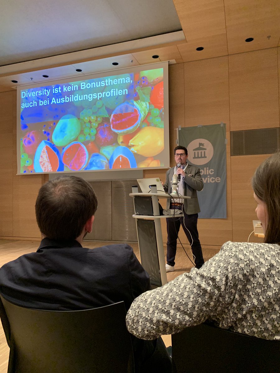 tati_mnz's tweet photo. @ncfhoffmann du hast nicht zuwenig versprochen 😂
#eswirdbunt #PLS19 https://t.co/m43f0eLDWG