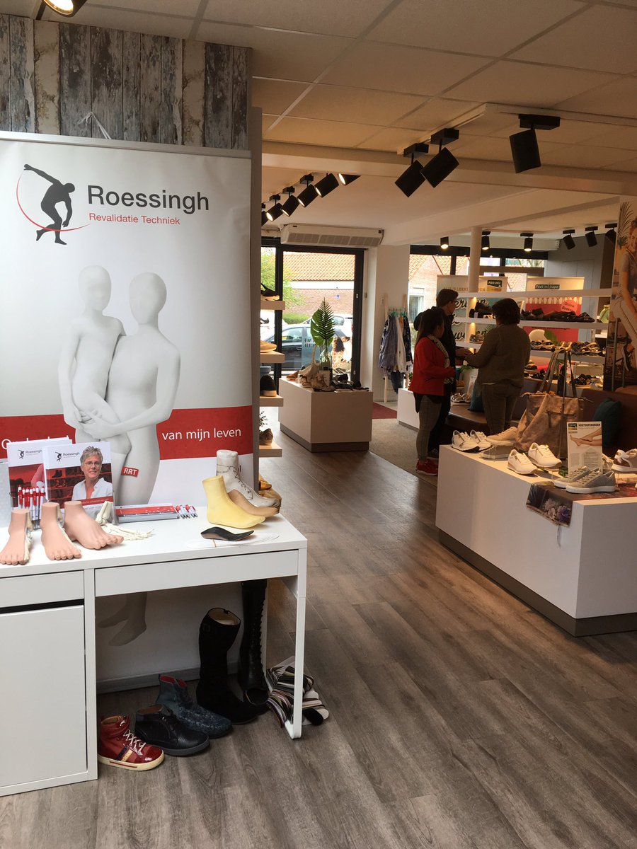 5 en 6 april #voet verwendagen bij <a href="/TIPTOOschoenen/">Tiptoo schoenencentrum</a> #Enschede.  Met advies en informatie door pedicure Nannette de Jong - podotherapie E.L.S.O. en orthopedisch schoenmaker <a href="/Roessingh_RRT/">Roessingh RRT</a>