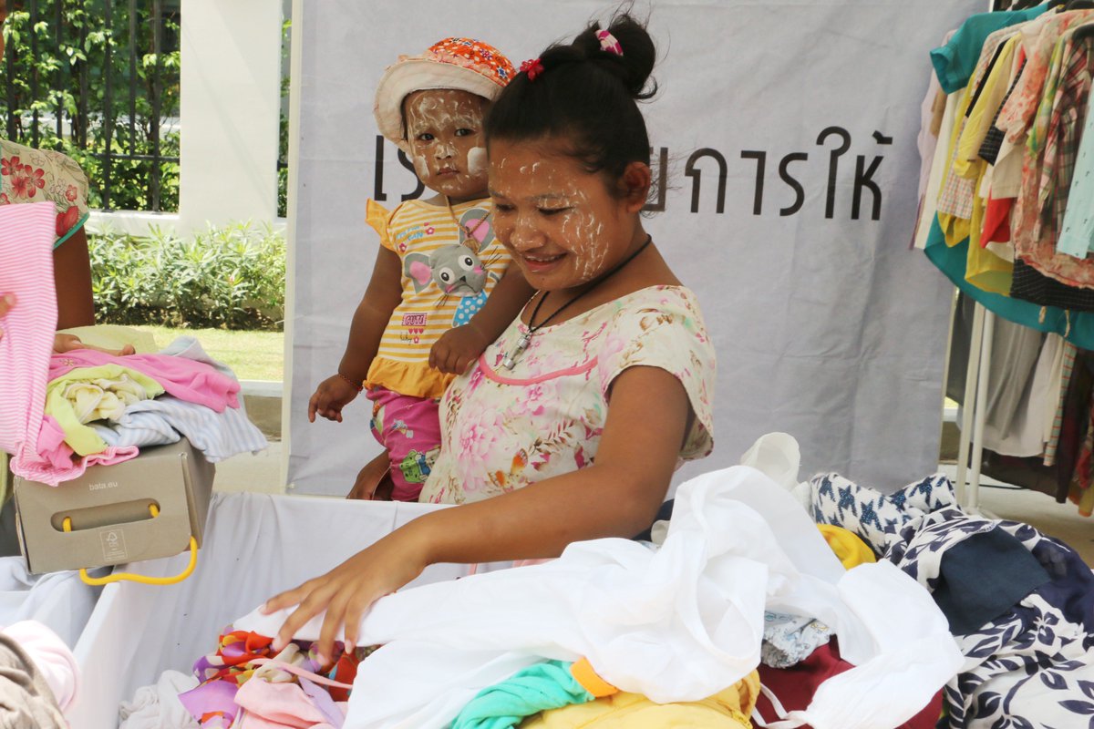 sc_asset's tweet photo. สร้างมิตรชิดรั้ว ปีที่ 2 ภารกิจเปลี่ยนของใช้ที่เยอะเกินความจำเป็น ให้กลายเป็นของใช้ที่มีคุณค่า ภายใต้แนวคิด Quality Ecosystem โดยนำสิ่งของที่ได้รับบริจาคมาส่งต่อให้แรงงานก่อสร้าง ตลอดจนมูลนิธิต่างๆ และผู้ด้อยโอกาสในสังคม 

#SCASSETisQUALITY #SustainableLiving #สร้างมิตรชิดรั้ว https://t.co/j1hbLkQOWl