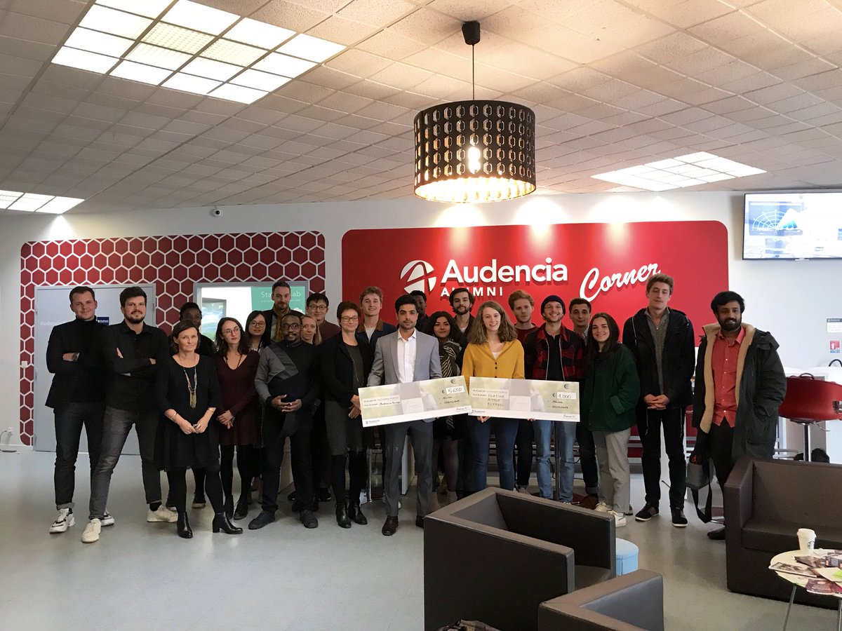 audencia's tweet photo. #Entrepreneuriat - Félicitations à tous nos étudiants qui ont participé hier au #ClassGift organisé par la #FondationAudencia et un grand bravo aux 4 projets gagnants qui se partagent les dons pour développer leur projet ! #solidarité #challenge https://t.co/x1SxM1yyc8