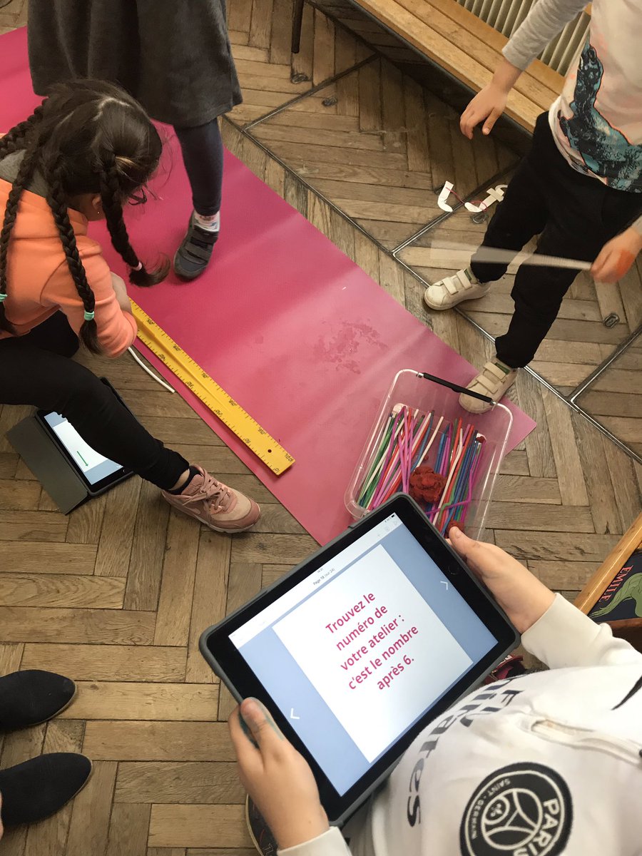 erun_reims_sud's tweet photo. #Forumatice Course numérique autour du 100. Merci aux nombreux parents venus nous aider. Bravo à l’équipe de l’école primaire Maison Blanche (REIMS). @Forumatice @academie_reims @DuplessyMuriel @VilledeReims @ArnaudRobinet https://t.co/g9XO9X454T