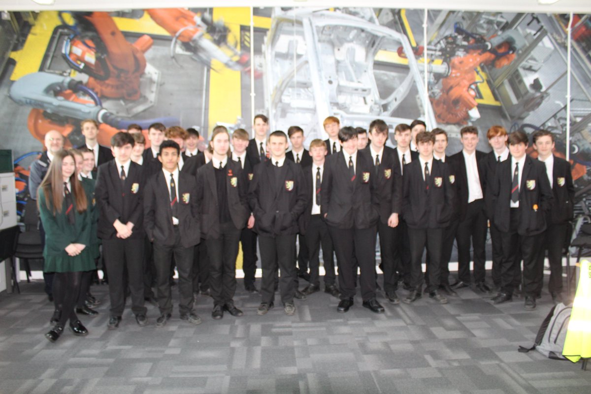 JLR_EBPC's tweet image. Some really great, enthusiastic students from Cowley College visit @JLRHalewood Seeing this working industrial environment was very good for the students. Full marks throughout. @JLREducation @BMetC @Tomorrows_Eng #Inspire