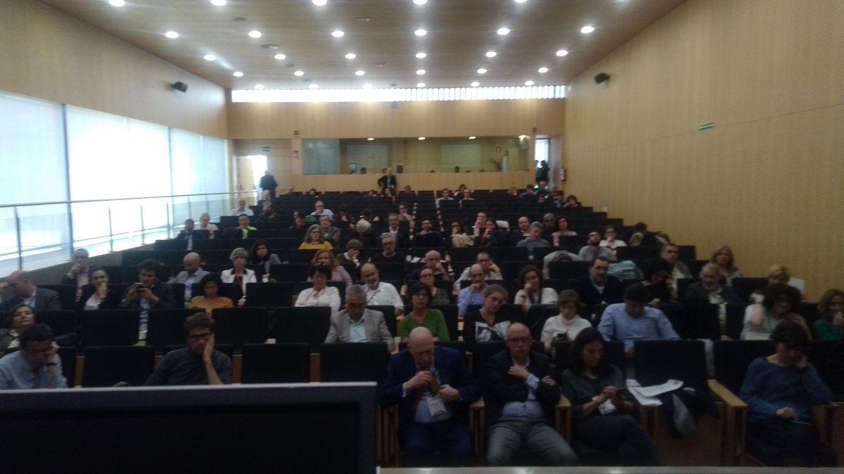 Arturolarena's tweet photo. #Eleccionesenverde... imposible cursar las casi 40 preguntas formuladas por los asistentes al debate... en #Toledo en el #ConamaLocal2019 entre ellas una sobre #EspeciesExóticasInvasoras, motor económico en algunos casos y problemas para los ecosistemas en todos @LifeInvasaqua https://t.co/tlyh81fbz2