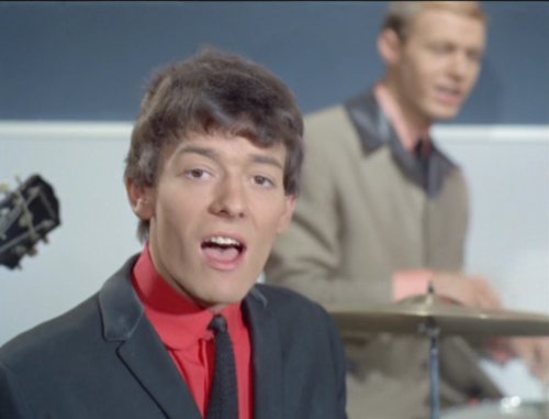 Happy birthday Allan Clarke, 77. Lead singer with The Hollies. 