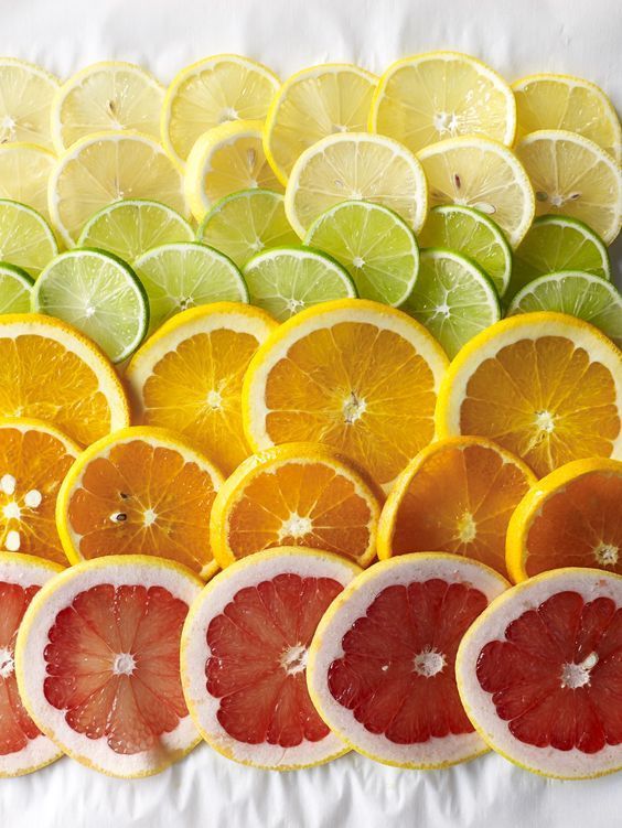 FragranceFDN_UK's tweet photo. Essential oils from the citrus family are fresh, bubbly and light. A mixture of these oils is also known as hesperidics🍊🍋

#FragranceFactFriday https://t.co/mGB8FDntv0