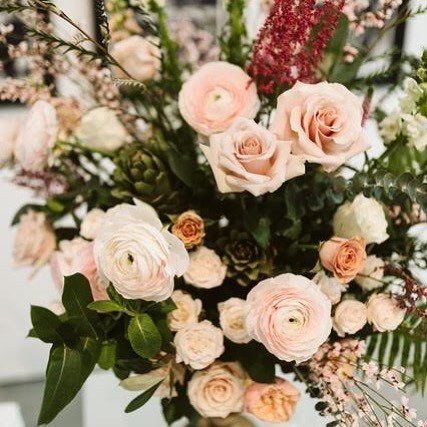 W E D D I N G @hepworthwakefield 📷 by Freya Raby .
.
#gallerywedding #sculpture #fineartbride #fineartgroom #thehepworthwakefield #yorkshirewedding #yorkshireflorist #weddingflowers #groom #bride #flowers #bridesbouquet instagram.com/p/Bv3sLGuhc72/