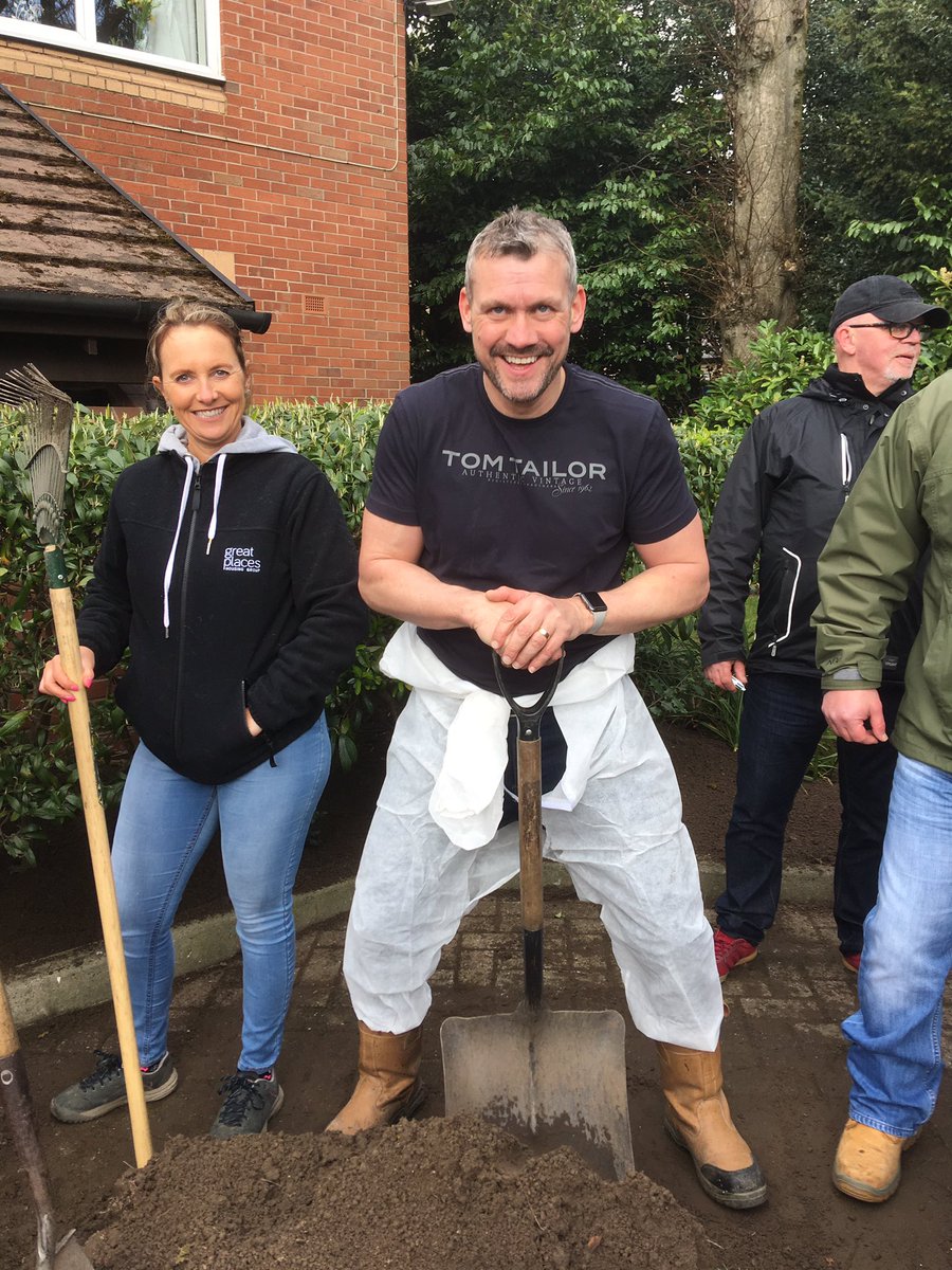 JulianHammond14's tweet photo. Assets team away day. Who's got the power @rickh_gphg @richman_emma @MyGreatPlace #loveourassets https://t.co/JFrbysEe8F