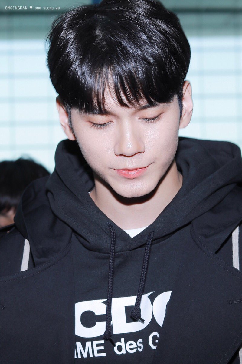 ongingongong's tweet photo. 190405 출국 ✈️✈️

퍄퍄퍄퍄퍄 옹깅아 ✨✨✨💘💘

#옹성우 #ONGSEONGWU https://t.co/zh6Gtyq1By