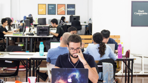 059_CoWorking's tweet image. Join the coworking revolution #smartworking
deskmag.com/en/1-7-million…