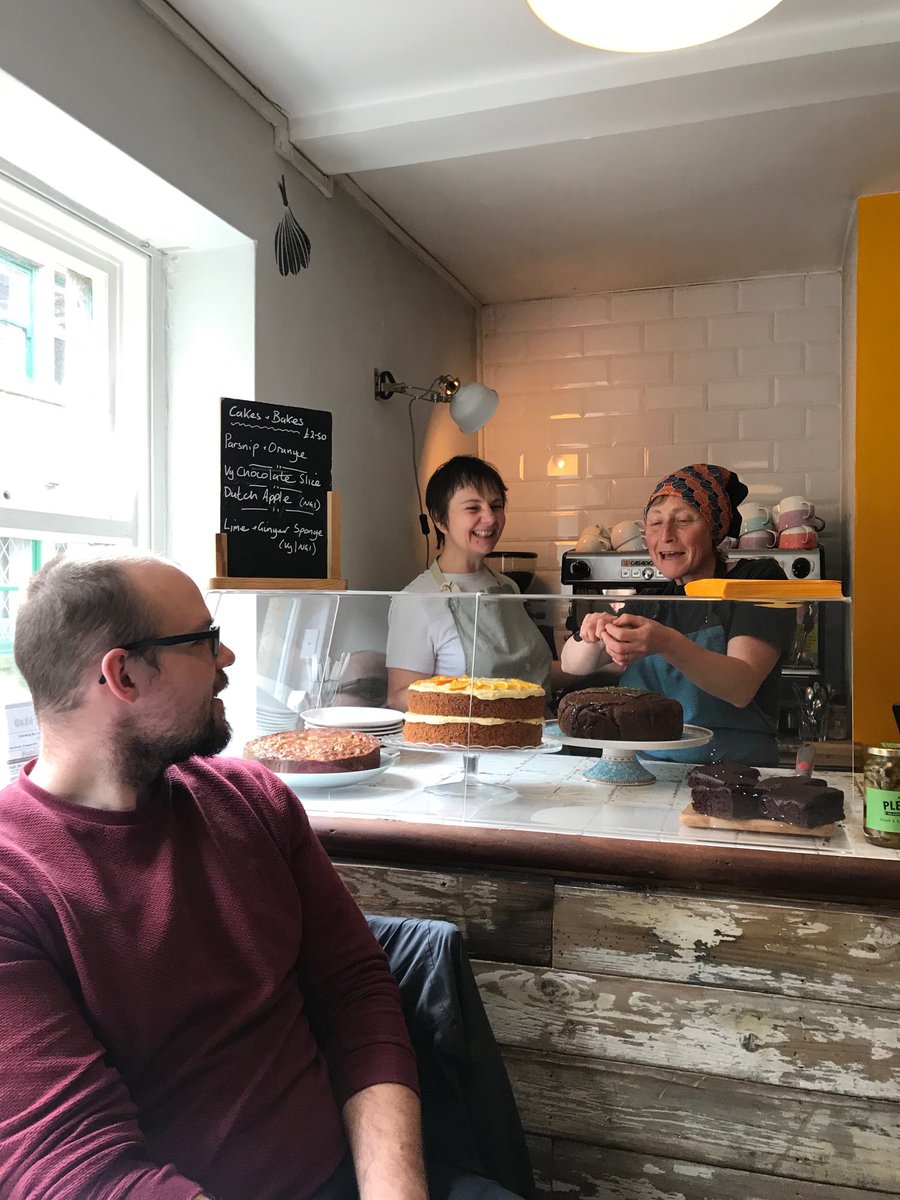 The magic cakes of ⁦<a href="/PlentyattheSq/">Plenty at the square</a>⁩ &amp; the new baker of <a href="/lovebread/">lovebread</a>