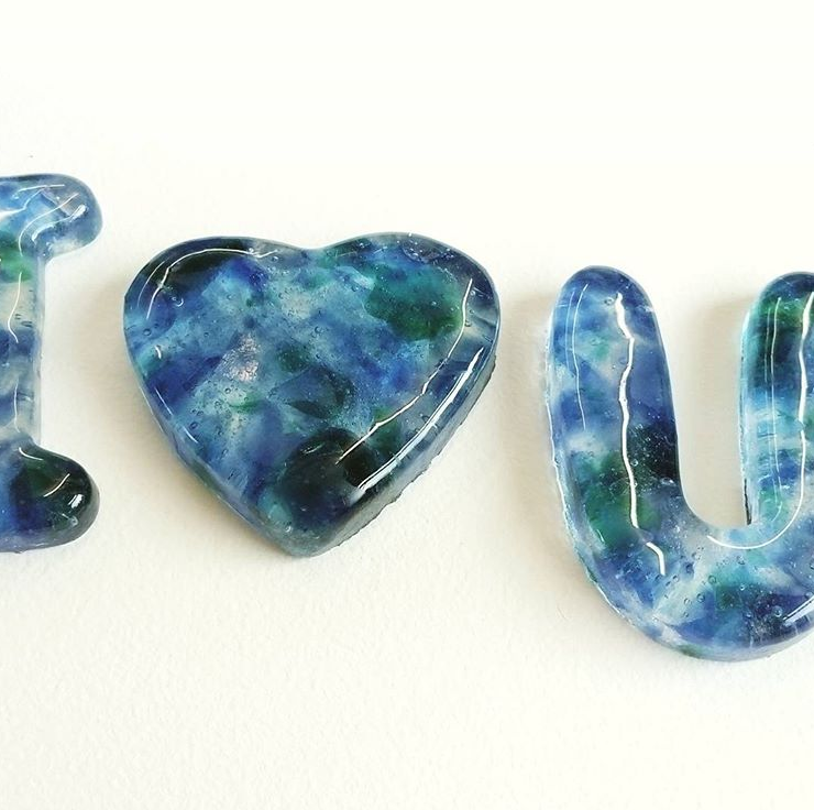 HandpickedHgte's tweet photo. Meet Feature Member | @attheglasshouse The Glasshouse Studio is a fully working glass studio creating fused glass art... plates, coasters, wall hangers, door plaques, kitchen upstands and lots more.  | https://t.co/ecSsJclxfC #Knaresborough #GlassFusion #MakeGlass #GlassMaking https://t.co/lIkTe6gWC4