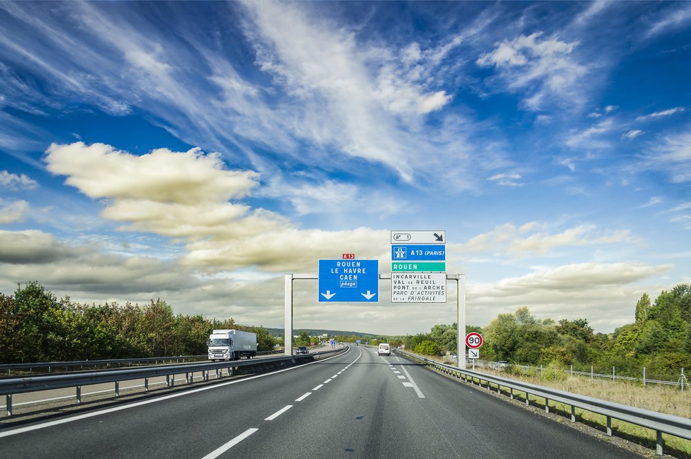 RevuePol's tweet photo. A lire sur le site de la @RevuePol "#autoroutes : aller au-delà des fantasmes, revenons aux faits", une mise au point de @arnaud_hary, président de @ASFAutoroutes   https://t.co/0DlxHiMwPi https://t.co/E5niobVZfN