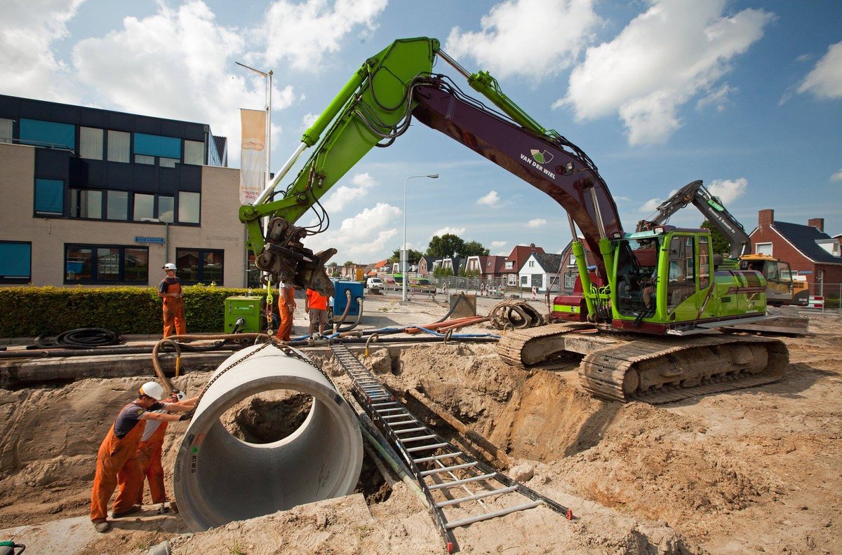 wieldrachten's tweet photo. VACATURE! Voor onze divisie Van der Wiel Infra &amp; Milieu BV zijn wij op zoek naar een calculator die houdt van afwisseling, gestructureerd kan werken en zich wil blijven ontwikkelen in een dynamische omgeving. Bekijk de volledige vacature op onze website: https://t.co/8cvEAmo0wZ https://t.co/DMHV1AL8YW
